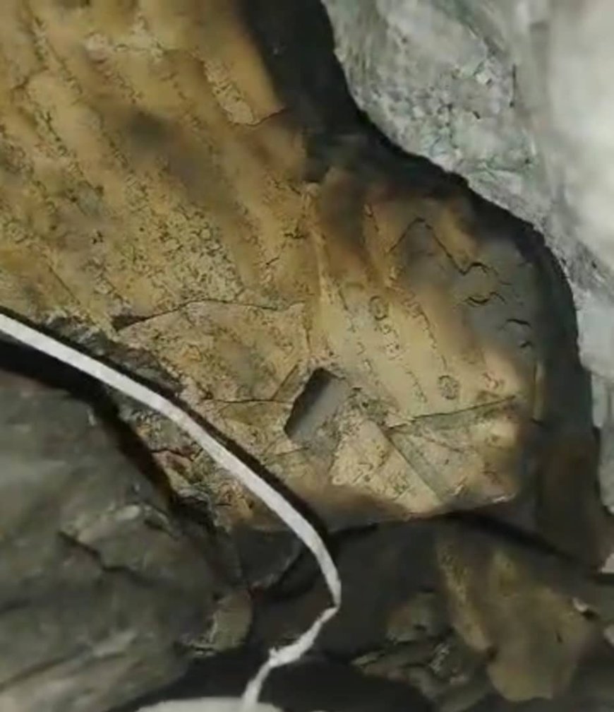 جريمة صادمة تهز تعز.. أيادٍ آثمة ترمي كتاب الله في "المجاري" واتهامات لسلطة الحوثيين بالتواطؤ 