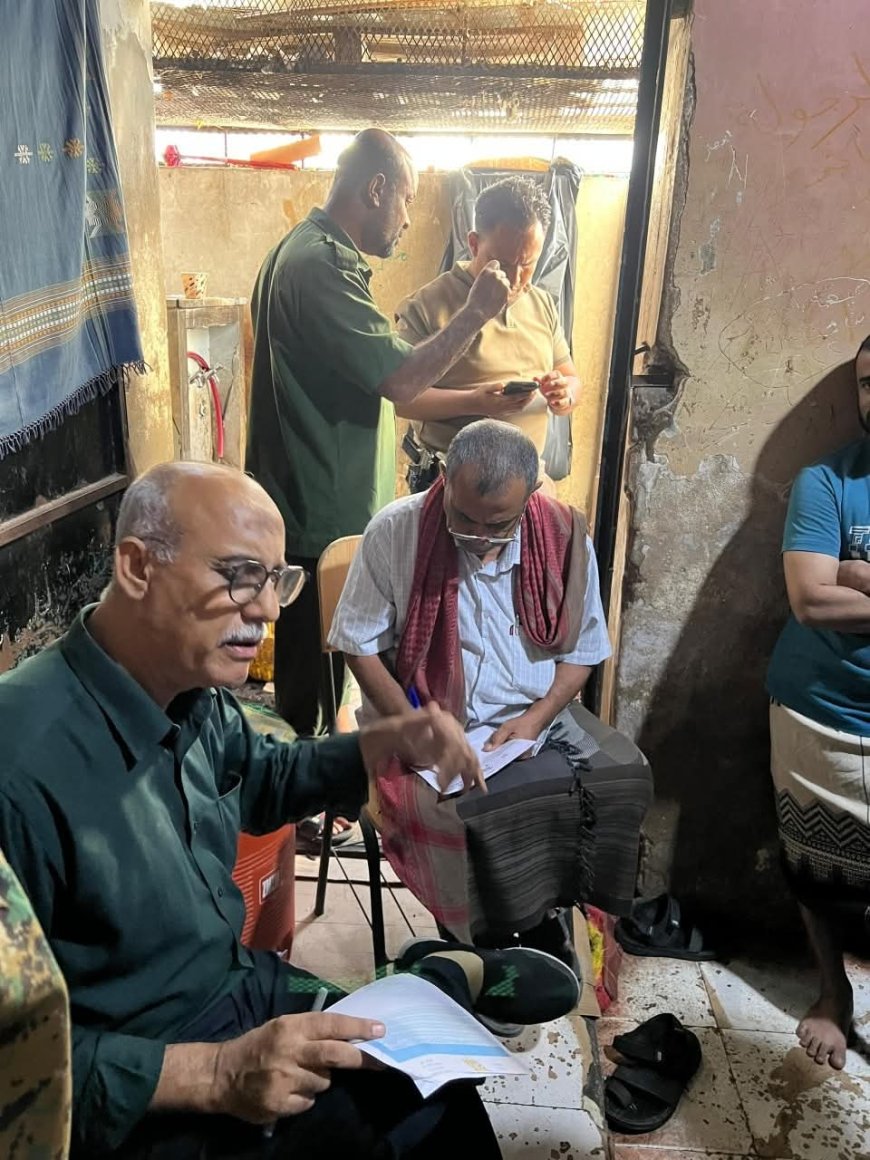 تنفيذًا لتوجيهات النائب العام.. القاضي الحاج يتفقد مركز حجز أمن مديرية المكلا ويؤكد قانونية إجراءات الحبس