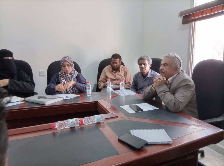 االشكلية يترٱس اجتماعا بعمداء ومديري المعاهد والموجهين للإشراف على الاختبارات العملية والنظرية بالمعاهد التقنية والمهنية بالعاصمة عدن