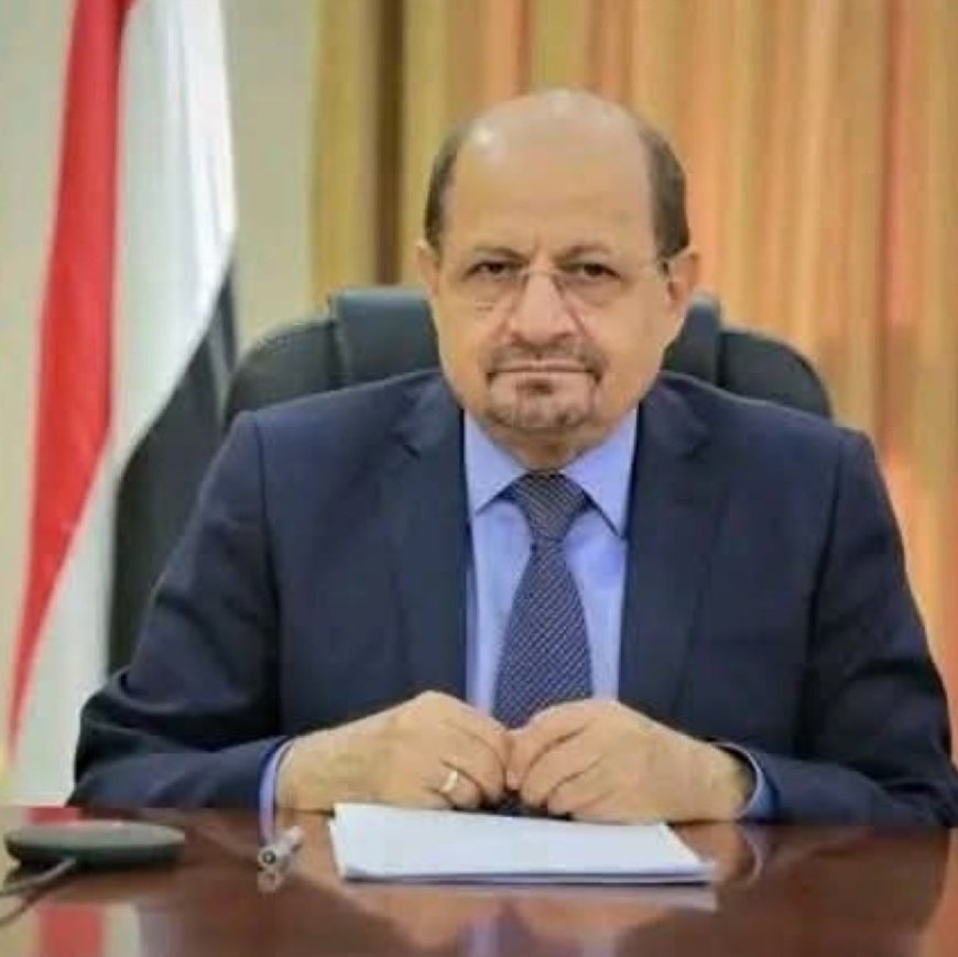 عاجل: شخصيات عدة تتنافس على 24 حقيبة وزارية في حكومة الزنداني المرتقبة