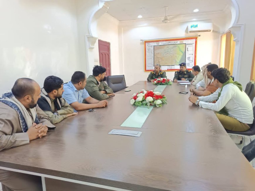 مدير عام أمن المهرة يبحث مع محلات الصرافة تنظيم صرف رواتب منتسبي وزارة الداخلية