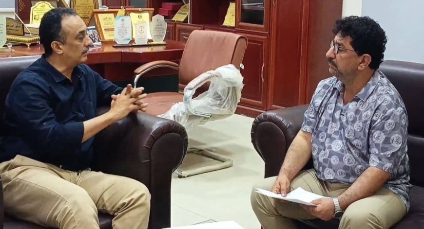 القائم بأعمال الصحة في عدن يناقش خطة مركز الطوارئ والاسعاف 195وصحة الموانئ للعام 2026