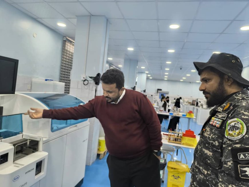 قائد قوات حرس المنشآت يزور المختبرات الطبية في عدن