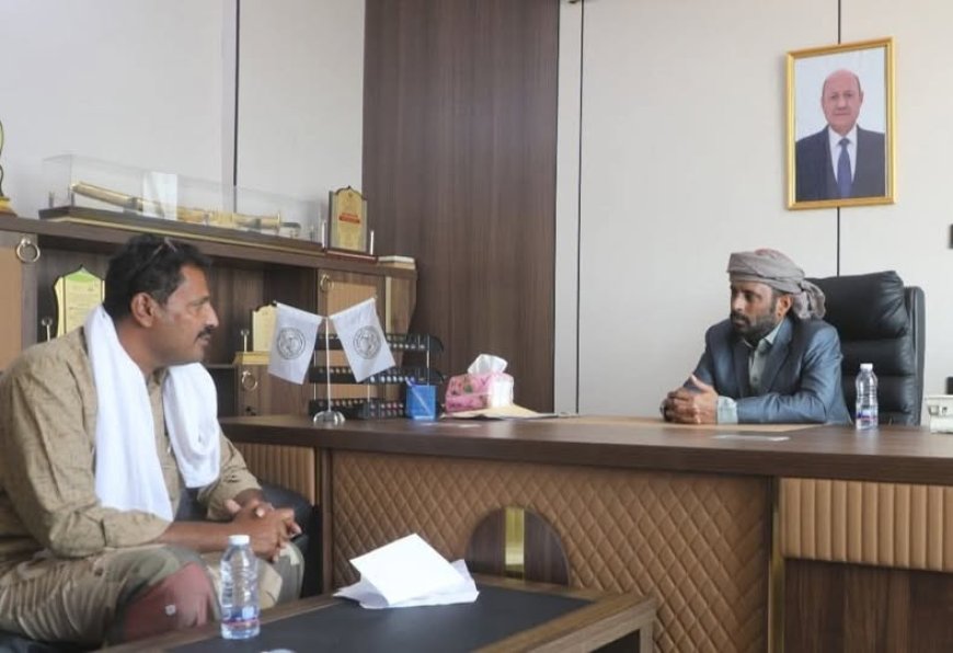 بين (صورة العليمي) و(علم الحلف).. بن حبريش يبعث رسائل سياسية متزنة من قلب حضرموت