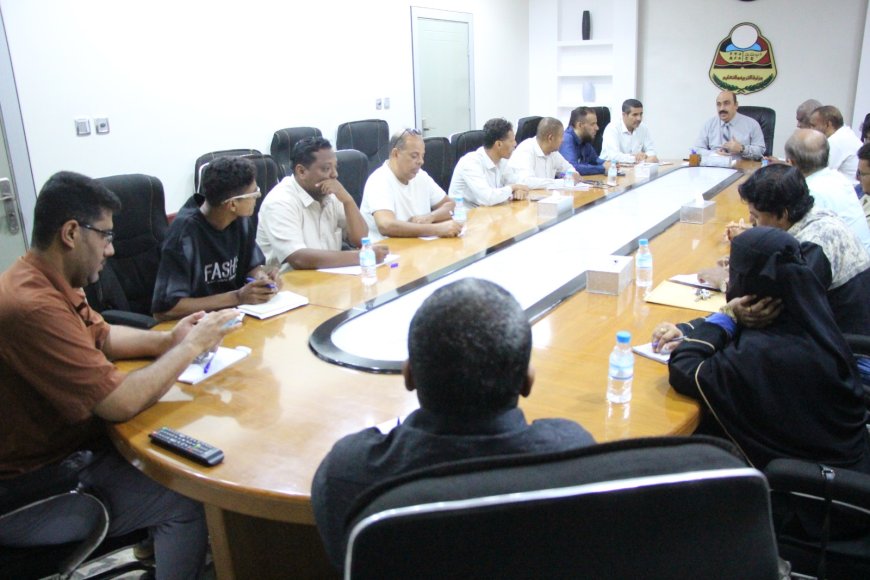 مدير تربية ساحل حضرموت يشدد على أهمية الانضباط والالتزام الوظيفي لمكتب الوزارة بالمحافظة