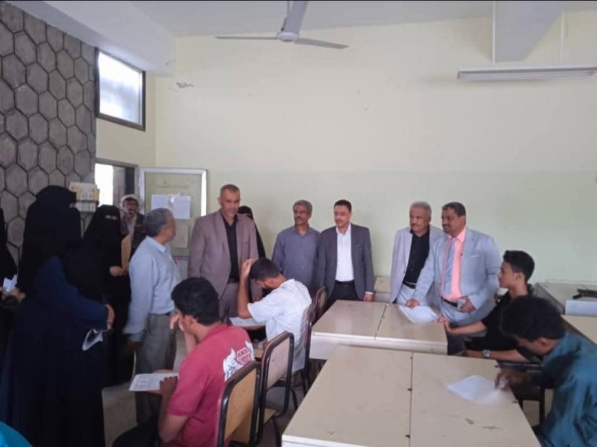 المحولي يدشن الامتحانات في المعاهد التقنية والمهنية وكلية المجتمع بعدن  