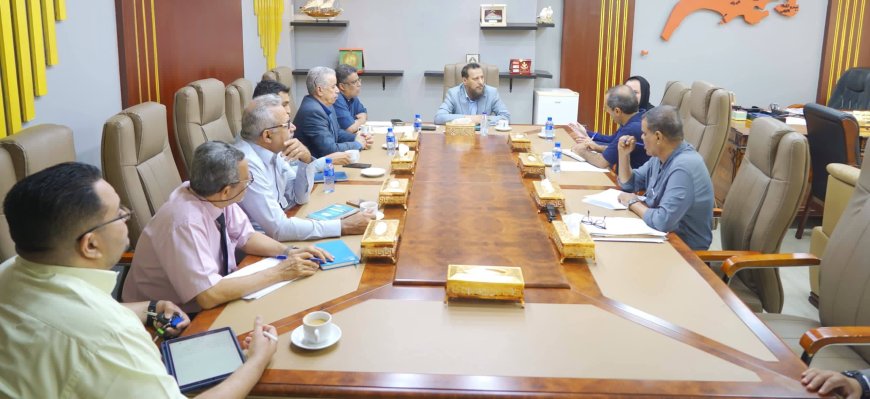 ضمن خطة التعافي الحضري.. محافظ عدن يناقش مع “هالو ترست” إزالة الألغام وإعادة توظيف المواقع العسكرية