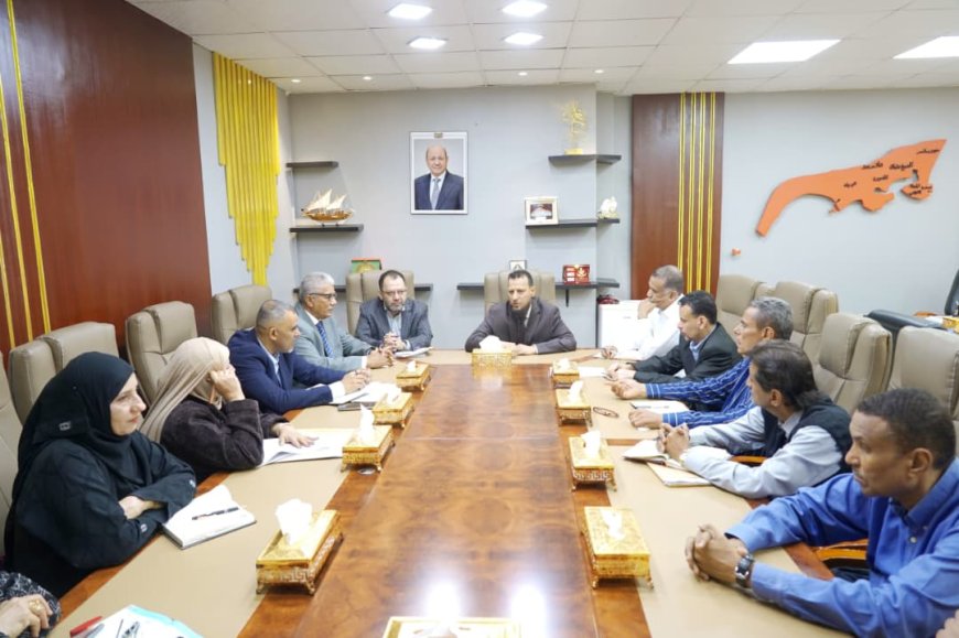 محافظ عدن يقر زيادة حافز المعلمين