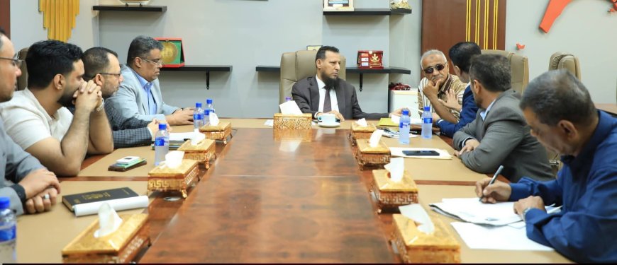 محافظ عدن يؤكد أهمية تنشيط الحركة الرياضية ويدعو إلى تحييدها عن التجاذبات