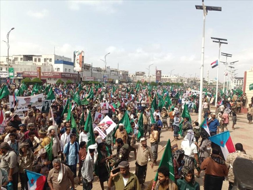 تحت مجهر الحقيقة وعدسة التوثيق.. (الأول) يوثّق بالصور فعالية ساحة العروض بعدن