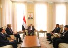 عضو مجلس القيادة الرئاسي محافظ حضرموت يلتقي بالمبعوث الخاص للأمم المتحدة إلى اليمن
