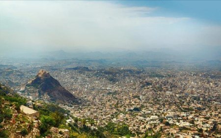 مليشيا الحوثي تستهدف أحياء سكنية شرقي تعز بقصف مكثف