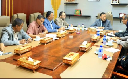 محافظ عدن يؤكد أهمية تفعيل العمل المدني لخدمة المجتمع المحلي