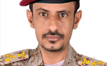 قائد اللواء (185) أحمد منصور المرقشي يدين اقتحام صحيفة عدن الغد ويعلن تضامنه مع الصحفيين ماهر البرشاء وناصر الزيدي