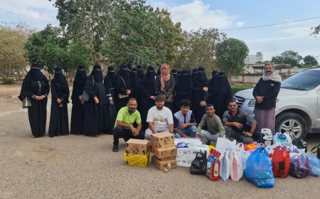 لتعزيز قيم التكافل الاجتماعي.. طلاب كلية التربية عدن يزورون دار المسنين 