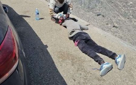 العثور على شابٍ مغشياً عليه مـن الجوع في طريق عـدن–حضرموت وتحـذيرات إنسانية