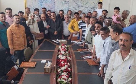 مدير عام المنصورة يكرم كوكبة من الموظفين بمكتب الأشغال العامة والطرق..