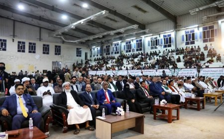 برعاية رئيس مجلس القيادة الرئاسي.. جامعة المهرة تحتفل بتخرج الدفعة الثانية لـ 215 طالباً وطالبة