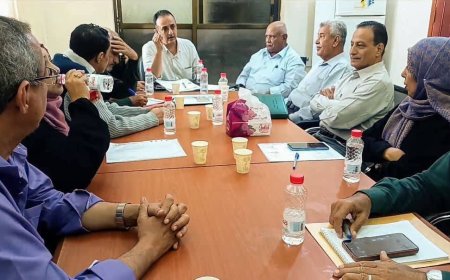 برئاسة الدكتور الشعبي.. مكتب صحة عدن يناقش خطة الاستعداد لشهر رمضان المقبل