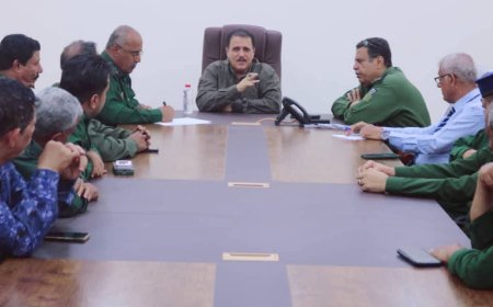 العميد جبر يترأس اجتماعاً أمنياً بنواب مدراء أقسام الشرطة بالعاصمة عدن.