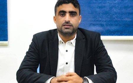 مدير عام خورمكسر عواس الزهري يعزي مسعود مقشم الأمين العام لـ نادي الجلاء في وفاة والدته