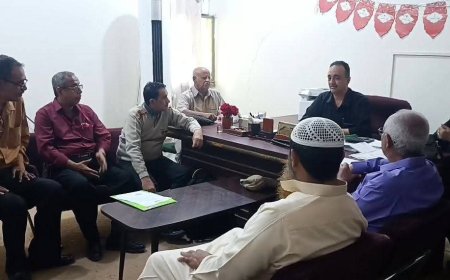 بحضور مدير عام صحة عدن.إجراءعملية الاستلام والتسليم بين المديربن السلف والخلف لمستشفى الأمراض النفسية