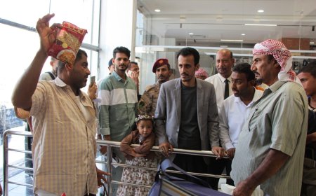 الوكيل الجيلاني يدشن بالمكلا الحملة الميدانية لمكتب الصناعة والتجارة لمراقبة إشهار الأسعار