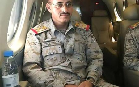 عاجل.. وزير الدفاع الفريق العقيلي يصل عدن في أول عودة له منذ تشكيل الحكومة