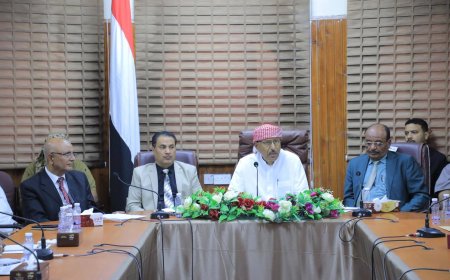 برئاسة الوكيل بارباع.. تنفيذي وادي وصحراء حضرموت يعقد دورته الاستثنائية بسيئون ويقر تشديد الرقابة على الأسواق وضبط الأسعار خلال شهررمضان