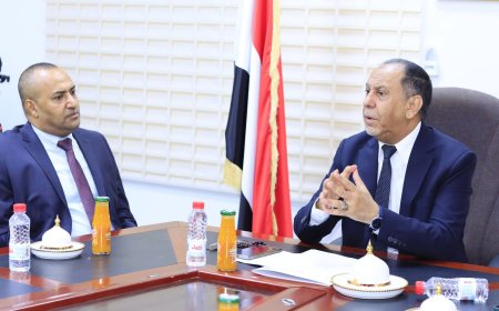 وزير الصناعة والتجارة يدشّن مهامه بعد تجديد الثقة ويؤكد مضاعفة الجهود وتعزيز النزاهة والارتقاء بالأداء المؤسسي