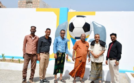 الجوهي وبامزاحم يطلعان على سير الأعمال النهائية في مشروع إعادة تأهيل منشأة نادي نصر بروم الرياضي