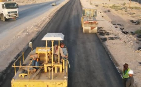 المهرة.. شق وتوسعة وسفلتة مدخل مدينة ومنفذ شحن.. إنجاز 6 كيلومترات من إجمالي 9.8 كيلومترات