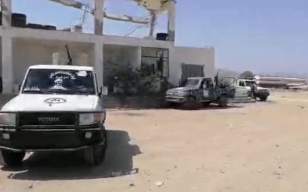 حملة أمنية تنهي نقاطًا غير قانونية وتضبط أسلحة مسلحين في المحفد بأبين