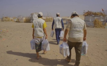 الحديدة.خلية الأعمال الإنسانية توزيع مشروع "تمرة إفطار" للأسر المحتاجة والنازحة في حيس.