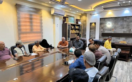 مدير عام مديرية الشيخ عثمان يناقش مع الفريق الاستشاري لمحافظ عدن أوضاع المكاتب التنفيذية