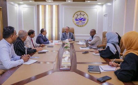 وزير النقل يطلع على نشاط سير العمل في مؤسسة موانئ البحر العربي