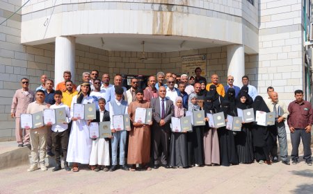 وزير التربية والتعليم يُكرم الطلاب المتفوقين الفائزين بجائزة "مكتب التربية العربي لدول الخليج" في عدن