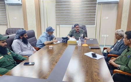 مدير أمن عدن يناقش مع القيادات المعينة حديثاً خطة تعزيز الأمن والاستقرار.