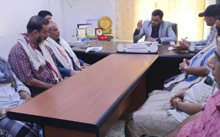 اجتماع في سقطرى يناقش آليات تثبيت استقرار الأسعار