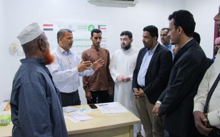 الوكيل الجيلاني يدشن المخيم الجراحي المجاني بمدينة المكلا