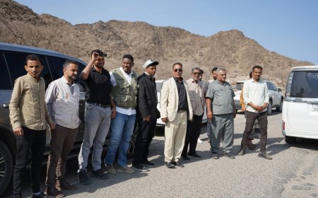 بتوجيهات وزير الأشغال العقربي.. تسليم موقع مشروع تأهيل طريق حبيل جبر – العسكرية بلحج بطول 18 كيلومتراً الى الجهة المنفذة