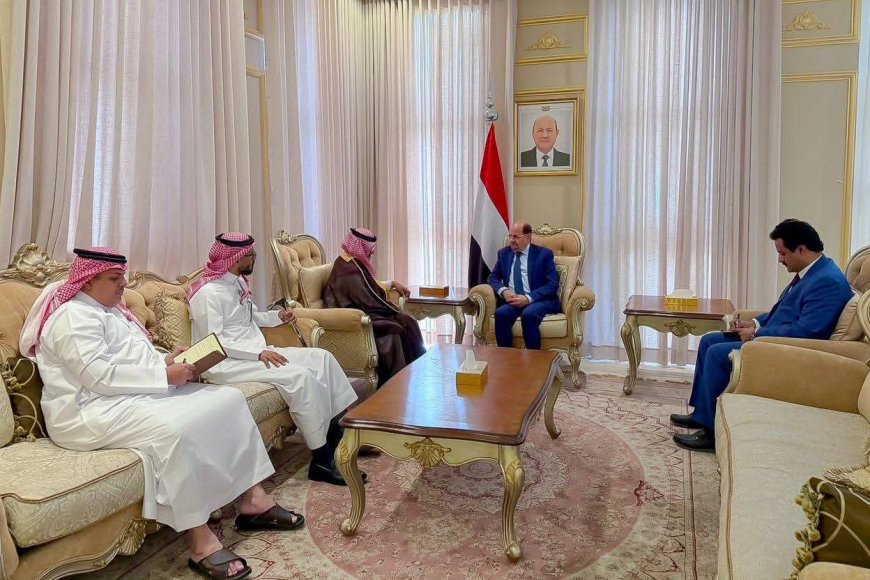 رئيس الوزراء يشيد بالدور المحوري للبرنامج السعودي لتنمية وإعمار اليمن