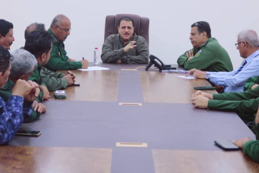 العميد جبر يترأس اجتماعاً أمنياً بنواب مدراء أقسام الشرطة بالعاصمة عدن.