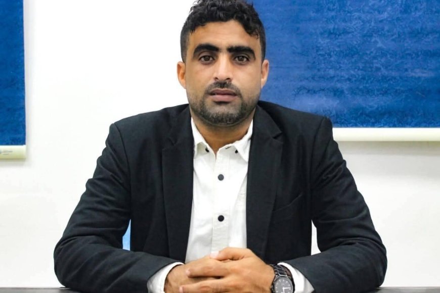 مدير عام خورمكسر عواس الزهري يعزي مسعود مقشم الأمين العام لـ نادي الجلاء في وفاة والدته