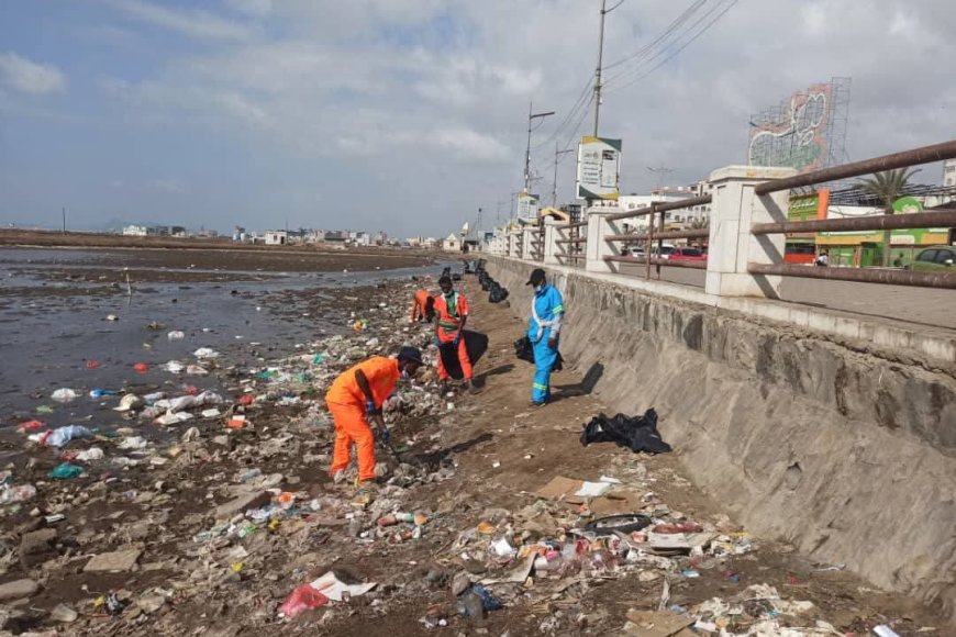 برعاية معالي وزير الدولة محافظ محافظة عدن&nbsp;.. حملة نظافة لكورنيش المحافظ