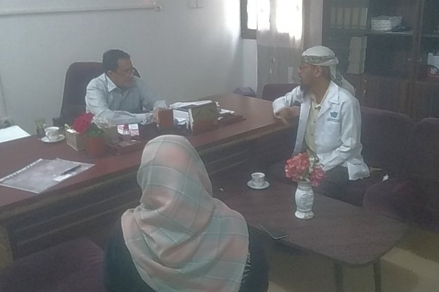 مدير عام مستشفى الأمراض النفسية يلتقي مسؤولة الصحة النفسية في مؤسسة الرعاية النفسية التنموية