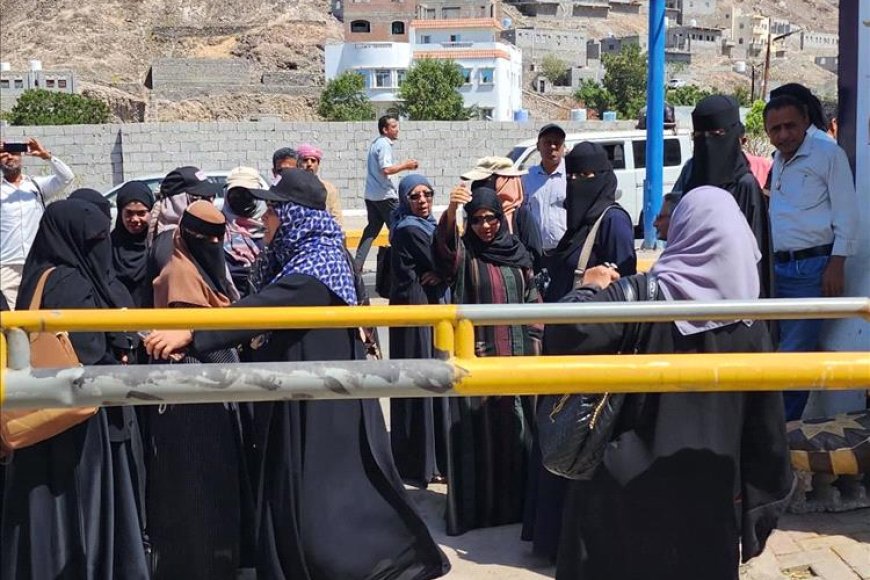 قوات عسكرية تغلق مبنى الأمانة العامة للانتقالي في عدن