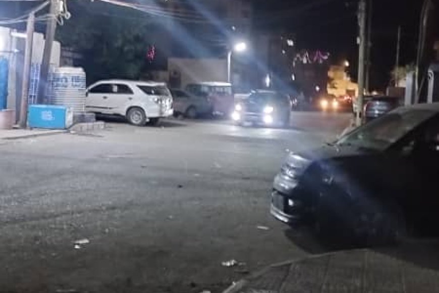 مدير عام خورمكسر يطّلع على أعمال الإنارة بالأحياء ويطالب بسرعة استكمال سفلتة الشارع الممتد من إدارة الأمن إلى جولة البجع