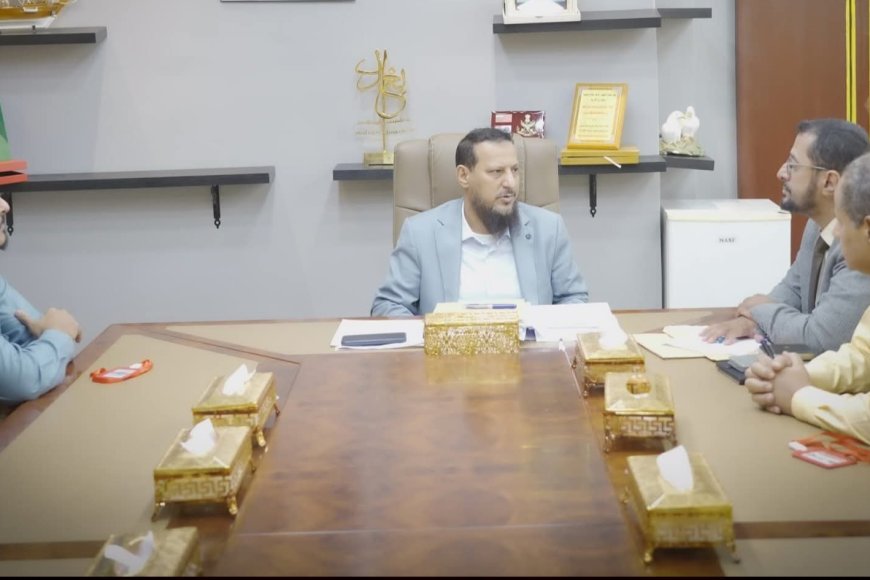 محافظ العاصمة عدن يبحث مع مدير الجهاز المركزي للرقابة والمحاسبة تعزيز الشفافية وتفعيل العمل المؤسسي
