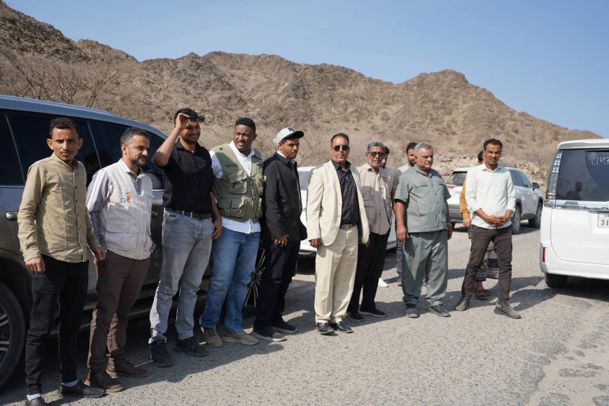 بتوجيهات وزير الأشغال العقربي.. تسليم موقع مشروع تأهيل طريق حبيل جبر &ndash; العسكرية بلحج بطول 18 كيلومتراً الى الجهة المنفذة